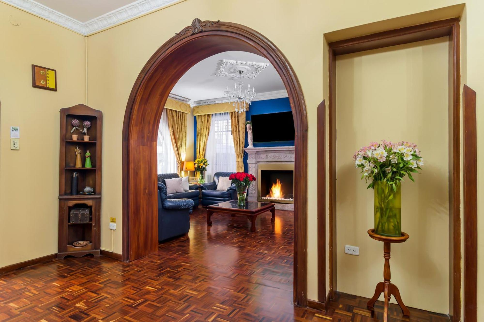 Hotel La Cartuja กีโต ภายนอก รูปภาพ