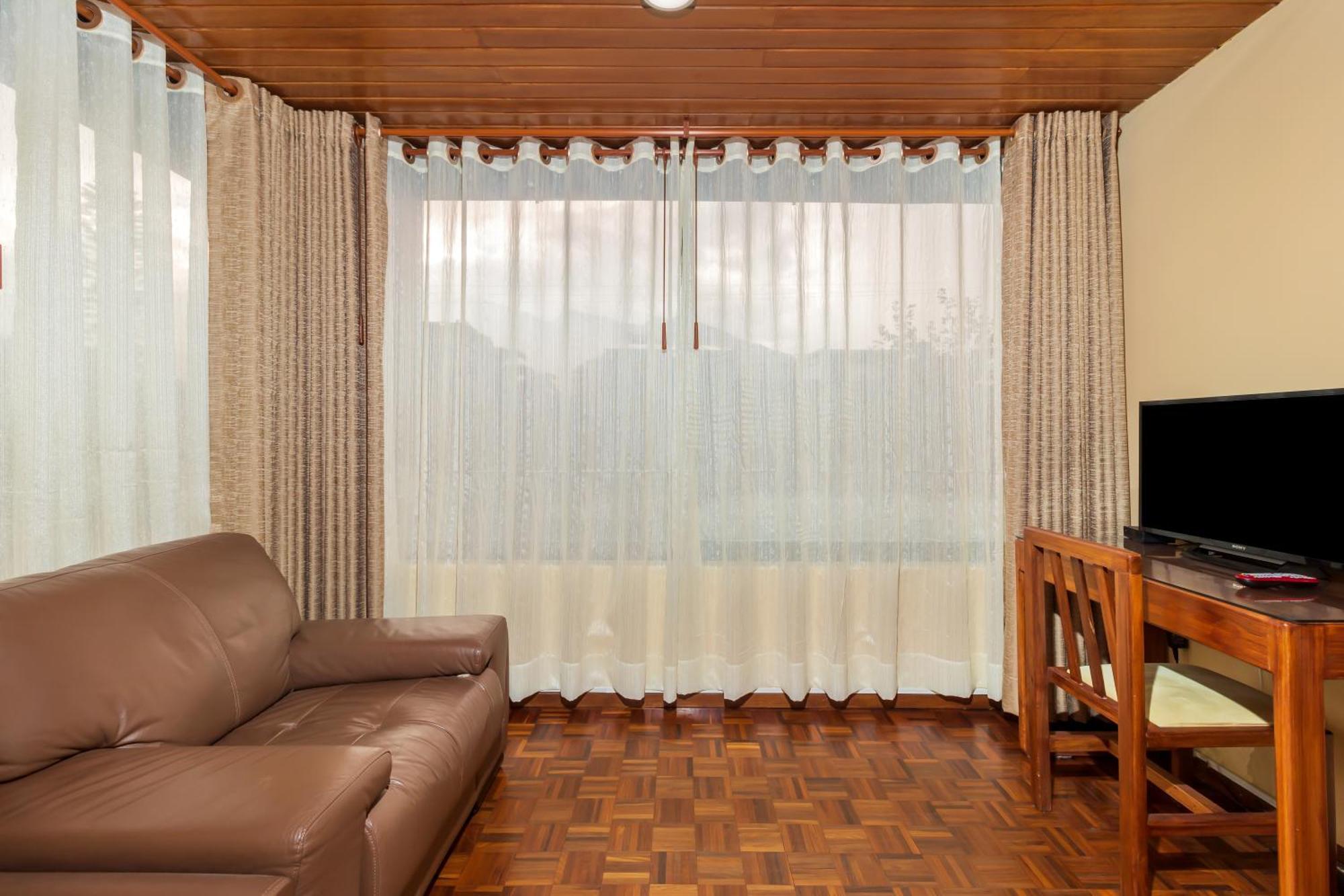 Hotel La Cartuja กีโต ภายนอก รูปภาพ
