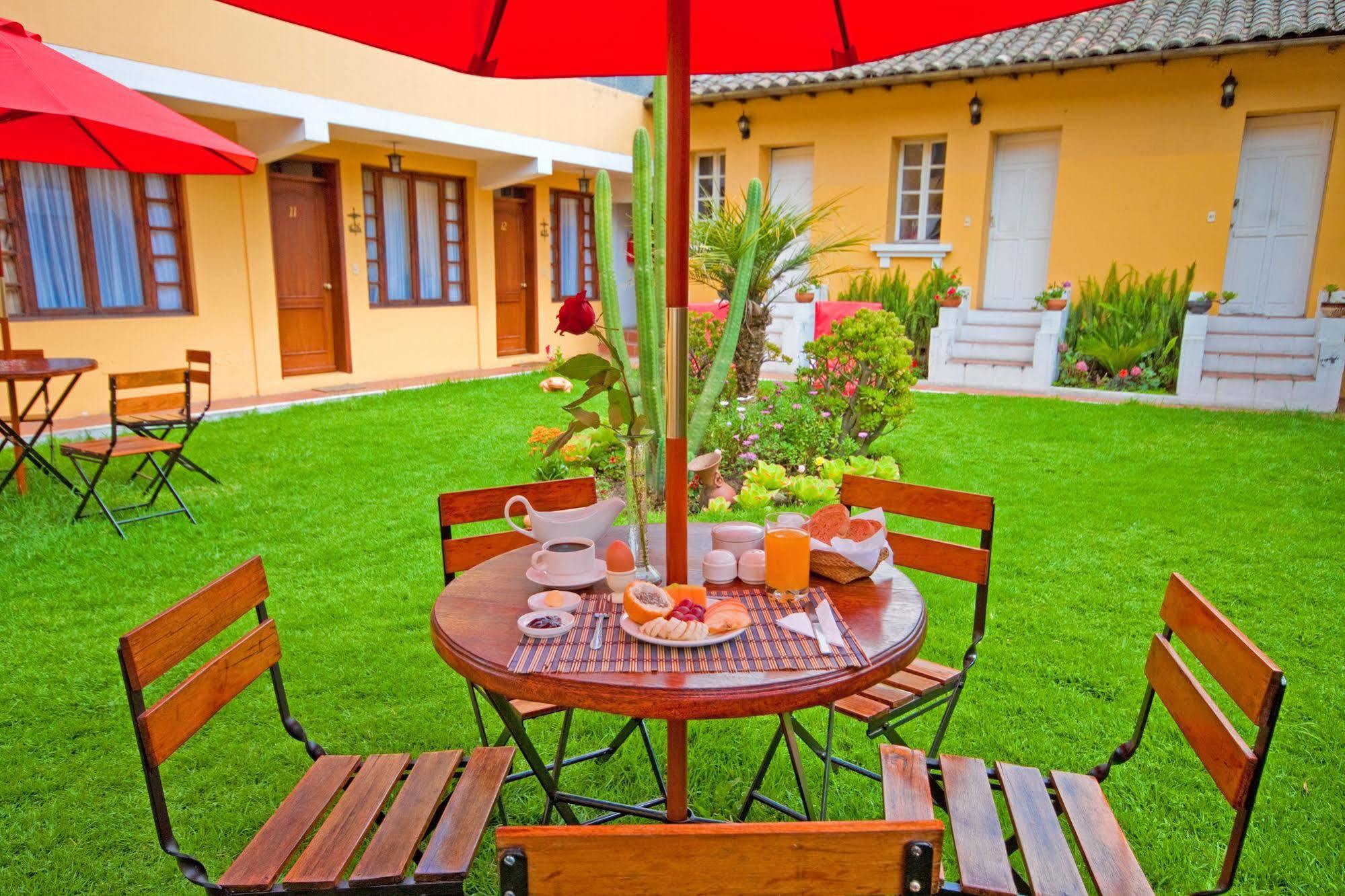 Hotel La Cartuja กีโต ภายนอก รูปภาพ