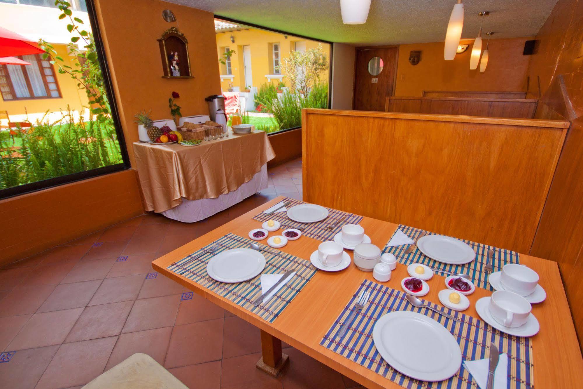 Hotel La Cartuja กีโต ภายนอก รูปภาพ